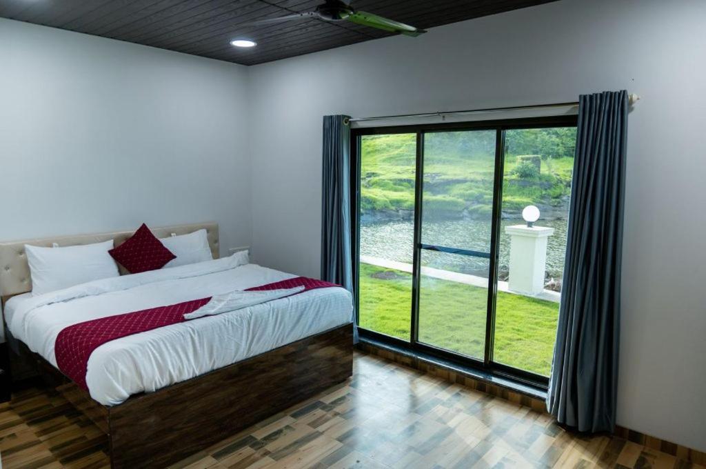 Mangozzz Magical World Hotel Panvel Bagian luar foto