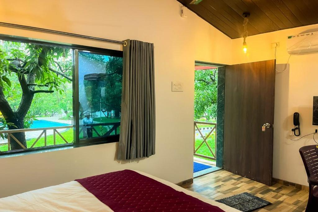 Mangozzz Magical World Hotel Panvel Bagian luar foto