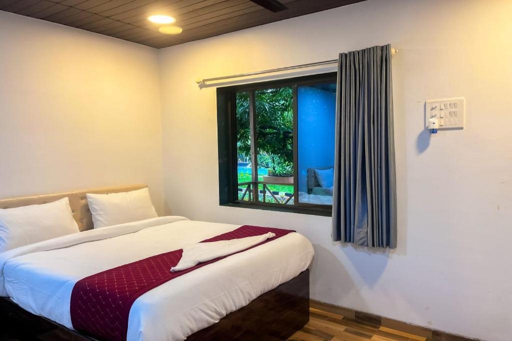 Mangozzz Magical World Hotel Panvel Bagian luar foto