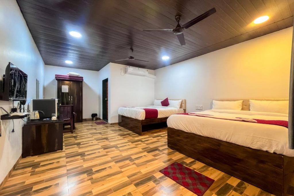 Mangozzz Magical World Hotel Panvel Bagian luar foto